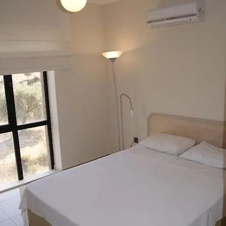 Aparthotel Whispering Sands 3*