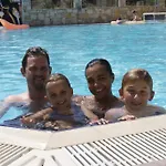 Whispering Sands Aparthotel 3*