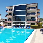 Whispering Sands Aparthotel