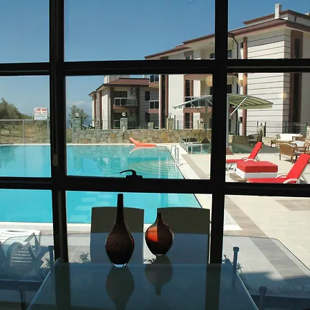 Whispering Sands Apart Otel 3*